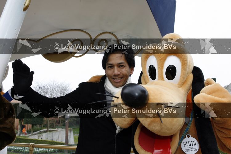 Parijs 31 maart 2007
Wibi Soerjadi in disneyland parijs bij het 15 jarig bestaan.