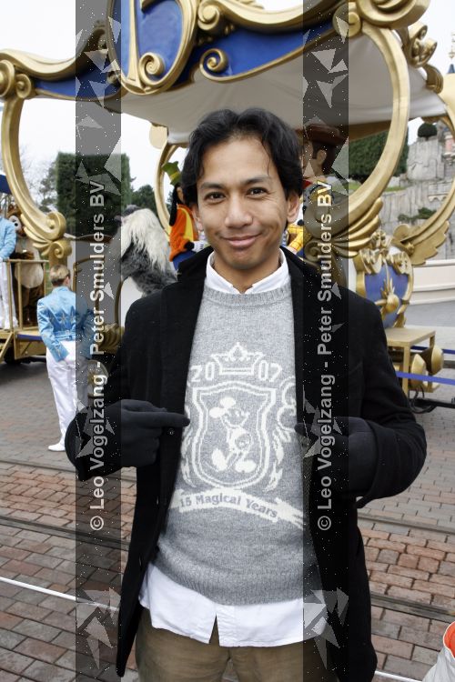 Parijs 31 maart 2007
Wibi Soerjadi in disneyland parijs bij het 15 jarig bestaan.