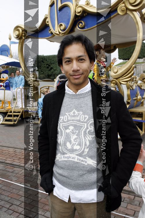 Parijs 31 maart 2007
Wibi Soerjadi in disneyland parijs bij het 15 jarig bestaan.