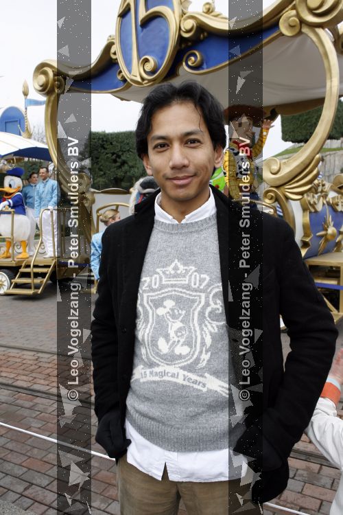 Parijs 31 maart 2007
Wibi Soerjadi in disneyland parijs bij het 15 jarig bestaan.