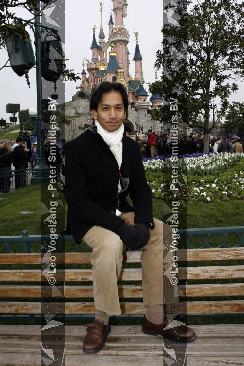 Parijs 31 maart 2007
Wibi Soerjadi in disneyland parijs bij het 15 jarig bestaan.