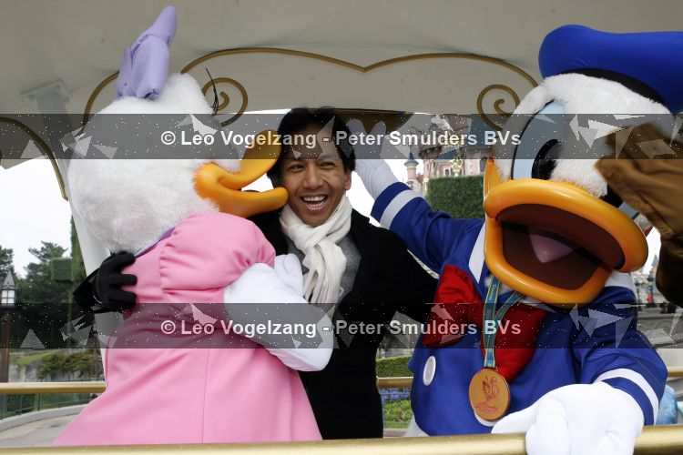 Parijs 31 maart 2007
Wibi Soerjadi in disneyland parijs bij het 15 jarig bestaan.