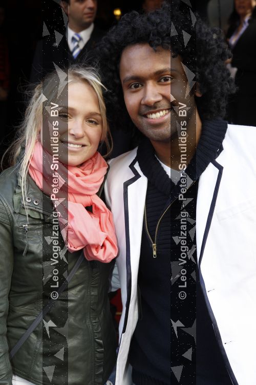 Amsterdam 21 maart 2010
Premiere hoe tem je een draak in Tuschinski. Aaron idols met ...
Peter Smulders bv