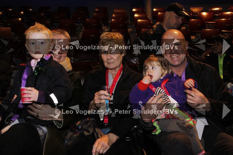 Harderwijk 20 maart 2010
Premiere show in het dolfinarium. Andre Kuipers met vrouw en kinderen
Peter Smulders bv