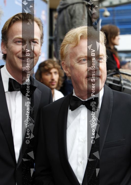 Scheveningen 11 april 2010
Premiere Mary Poppins in het circustheater. Andre v Duin met partner
Peter Smulders bv