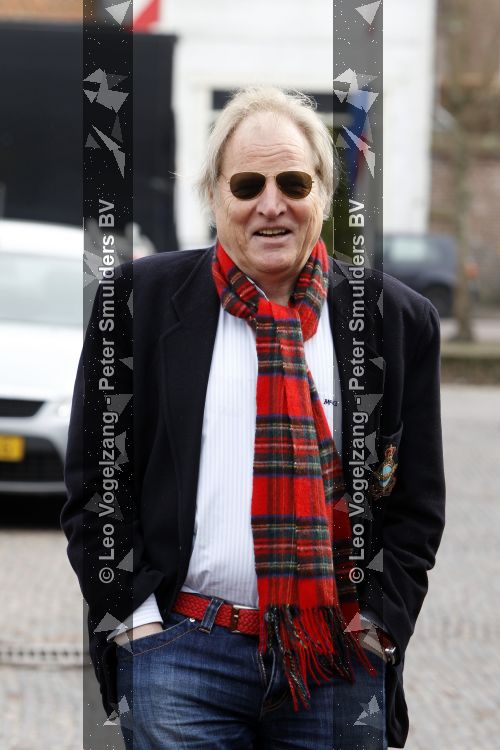 Naarden 18 maart 2010
Surprise feestje voor ivo niehe ivm 35 jaar werken voor de tros bij het arsenaal. Andreas v d Schaaf
Peter Smulders bv