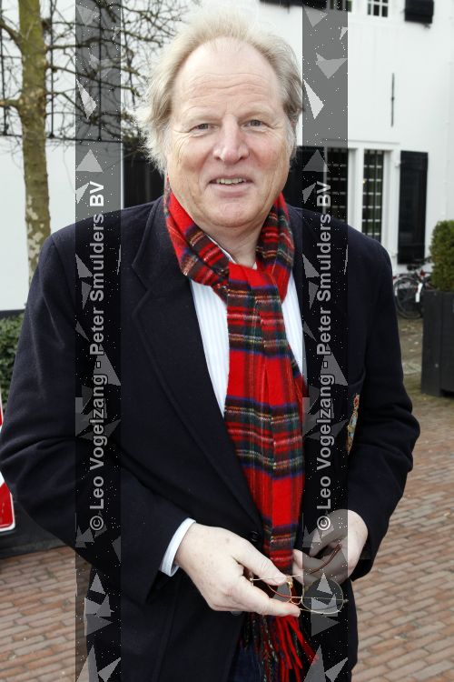 Naarden 18 maart 2010
Surprise feestje voor ivo niehe ivm 35 jaar werken voor de tros bij het arsenaal. Andreas v d Schaaf
Peter Smulders bv