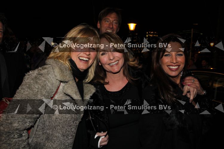 Amsterdam 11 maart 2010
Premiere Carre met daarbij aanwezig Prinses Maxima. Angela Groothuizen met Sjeel en esther Oosterbeek
Peter Smulders bv
