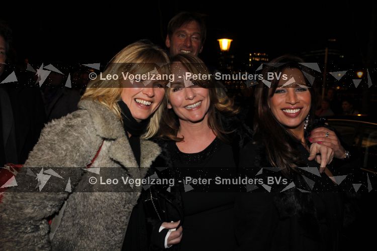 Amsterdam 11 maart 2010
Premiere Carre met daarbij aanwezig Prinses Maxima. Angela Groothuizen met Sjeel en esther Oosterbeek
Peter Smulders bv