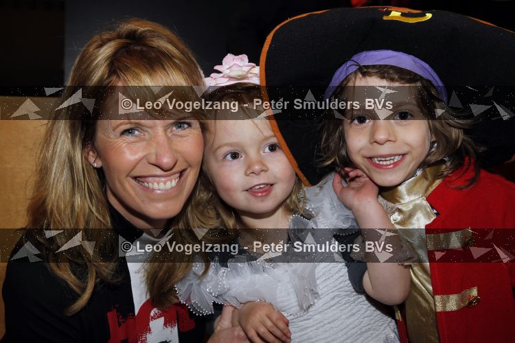 Uden 5 april 2010
Premiere Piet Piraat. Anky v Grunsven met zoon en dochter
Peter Smulders bv