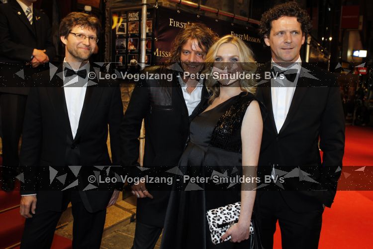 Amsterdam 24 maart 2010
Premiere first mission in Tuschinski. Anniek Pheifer zwanger met Tygo Gernandt Mark Rietman en Boris Paval Conen
Peter Smulders bv