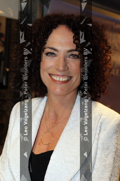 Amsterdam 12 april 2010
Premiere de gelukkige huisvrouw in Tuschinski. Antoinette Beumer met Heleen v Royen
Peter Smulders bv