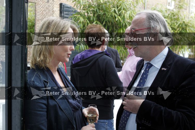 Naarden 18 maart 2010
Surprise feestje voor ivo niehe ivm 35 jaar werken voor de tros bij het arsenaal. Antoinette Hertsenberg
Peter Smulders bv