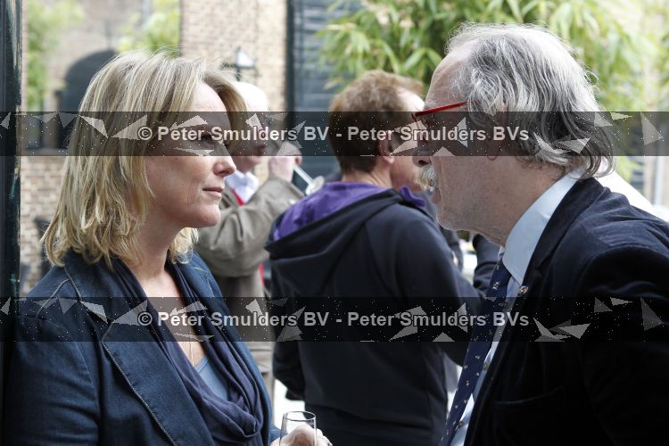 Naarden 18 maart 2010
Surprise feestje voor ivo niehe ivm 35 jaar werken voor de tros bij het arsenaal. Antoinette Hertsenberg
Peter Smulders bv
