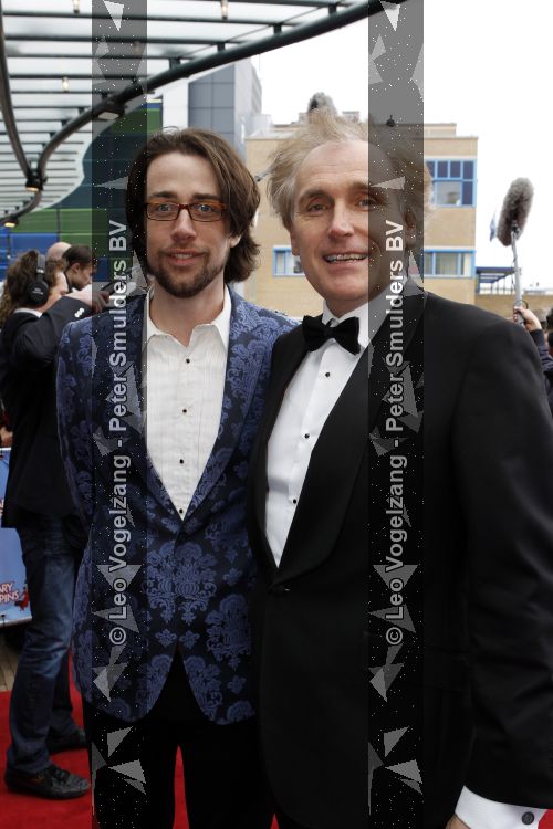 Scheveningen 11 april 2010
Premiere Mary Poppins in het circustheater. Arthur Japin met partner
Peter Smulders bv