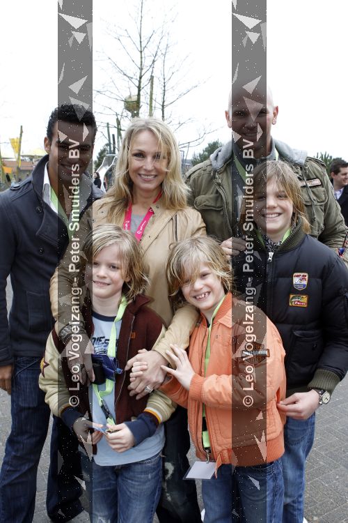 Harderwijk 20 maart 2010
Premiere show in het dolfinarium. Astrid en Rob Bos met kids
Peter Smulders bv
