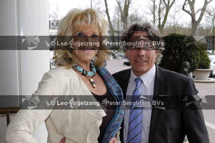Amsterdam 27 maart 2010
Modeshow Sheila de Vries in het Hilton. Astrid Engels met een vriend
Peter Smulders bv