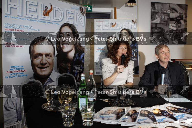 Amsterdam 10 maart 2010
Presentatie blad helden Frits en barbara barend bij gassan diamonds .
Peter Smulders bv