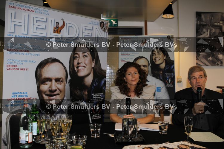 Amsterdam 10 maart 2010
Presentatie blad helden Frits en barbara barend bij gassan diamonds .
Peter Smulders bv