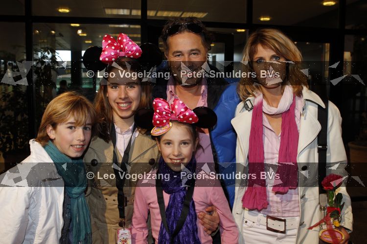 Amsterdam 1 april 2010
Premiere disney on ice in de rai.Bart Bosch met vrouw en kinderen
Peter Smulders bv
