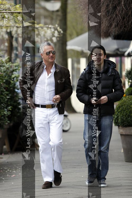 Amsterdam 10 april 2010
Bram en Nathan Moszkowicz op de cornelis schuytstraat.
Peter Smulders bv