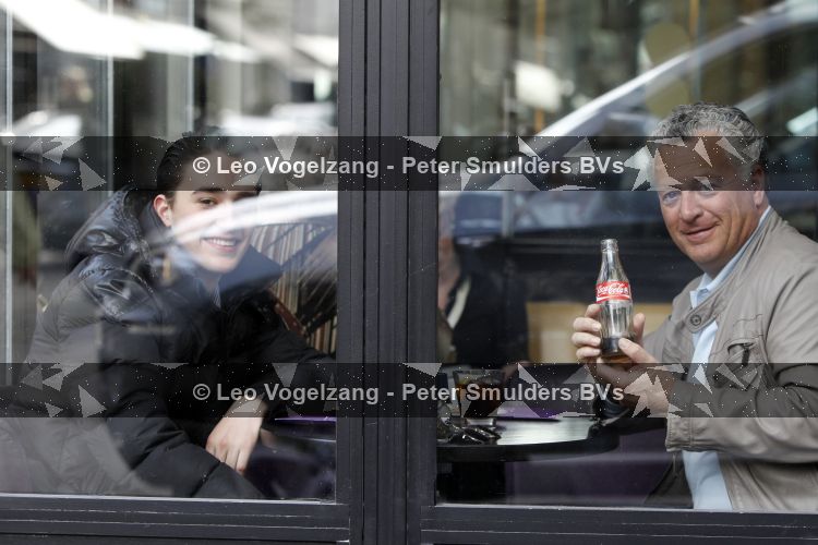 Amsterdam 27 maart 2010
Bram en Nathan Moszkowicz drinken een cola tje op de pc hooftstraat.
Peter Smulders bv