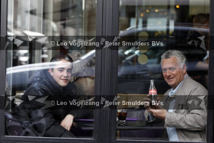 Amsterdam 27 maart 2010
Bram en Nathan Moszkowicz drinken een cola tje op de pc hooftstraat.
Peter Smulders bv