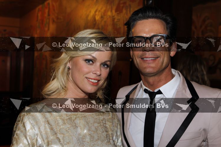 Amsterdam 12 april 2010
Premiere de gelukkige huisvrouw in Tuschinski. Bridget Maasland met stylist
Peter Smulders bv
