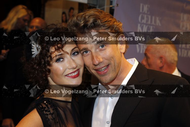 Amsterdam 12 april 2010
Premiere de gelukkige huisvrouw in Tuschinski. cast oa Waldemar Torenstra Carice v Houten Antoinette Beumer en schrijfster Heleen v Royen
Peter Smulders bv
