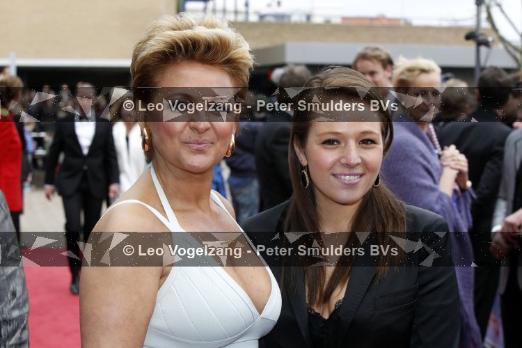 Scheveningen 11 april 2010
Premiere Mary Poppins in het circustheater. Caroline Tensen met dochter Lotte
Peter Smulders bv