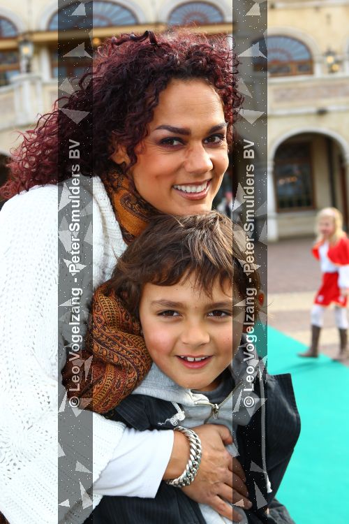 Kaatsheuvel 17 Maart 2010
Efteling, Sprookjesboomfeest met BN-ers
Chimene v Oosterhout met zoontje
Foto Peter Smulders BV