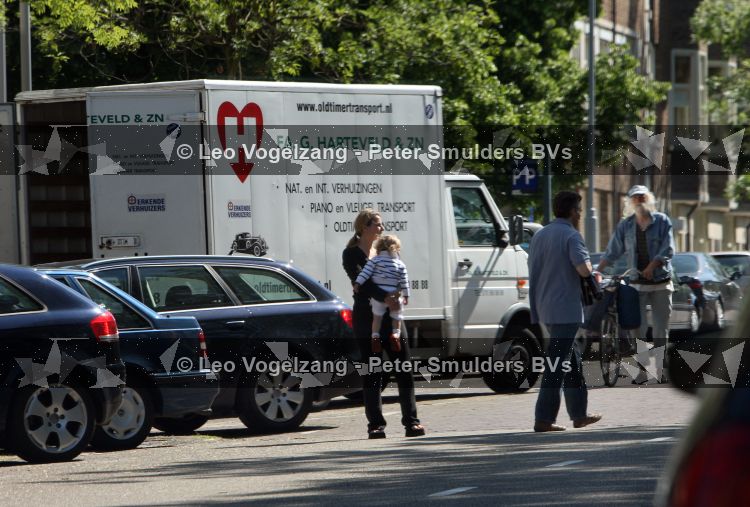 Amsterdam, 30 Mei 2009
Verhuizing van de Stadionkade in Amsterdam naar hun nieuwe huis in Den Haag
Claudia Schoemacher en Robert Schoemacher
Foto Peter Smulders BV