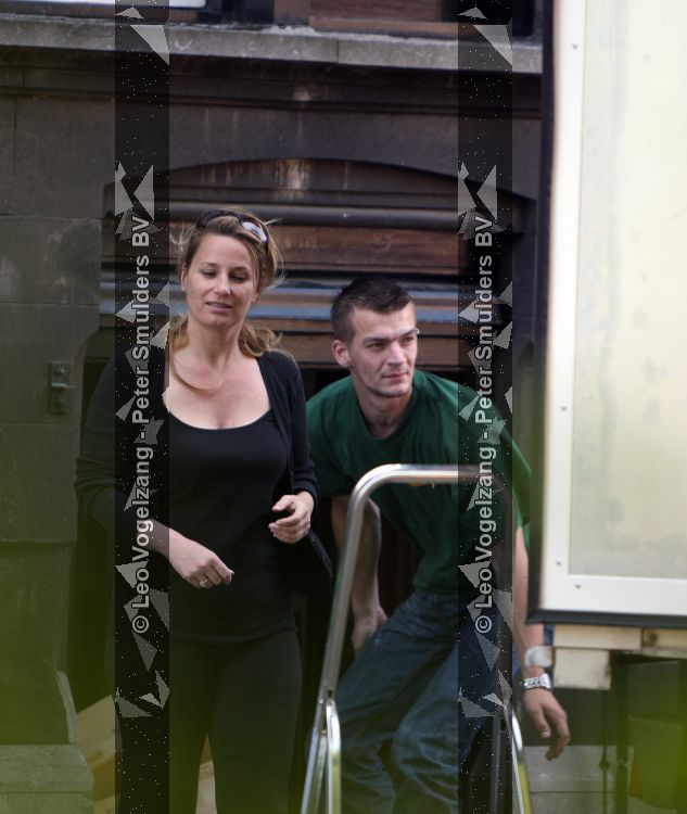 Den Haag, 30 Mei 2009
Verhuizing van de Stadionkade in Amsterdam naar hun nieuwe huis op de Sweelinckpleinin Den Haag
Claudia Schoemacher en Robert Schoemacher
Foto Peter Smulders BV