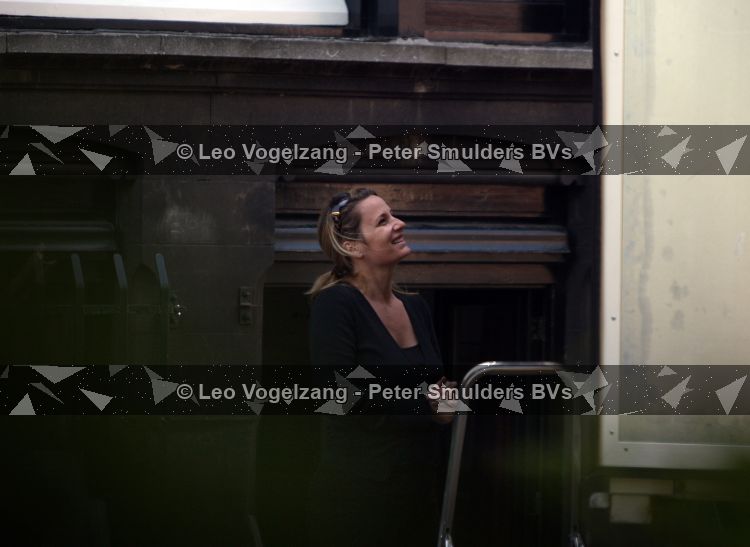Den Haag, 30 Mei 2009
Verhuizing van de Stadionkade in Amsterdam naar hun nieuwe huis op de Sweelinckpleinin Den Haag
Claudia Schoemacher en Robert Schoemacher
Foto Peter Smulders BV