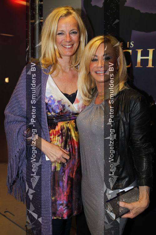 Amsterdam 26 maart 2010
Premiere Michael jackson in de heineken music hall. Connie Breukhoven en Marijke Schaaphok
Peter Smulders bv