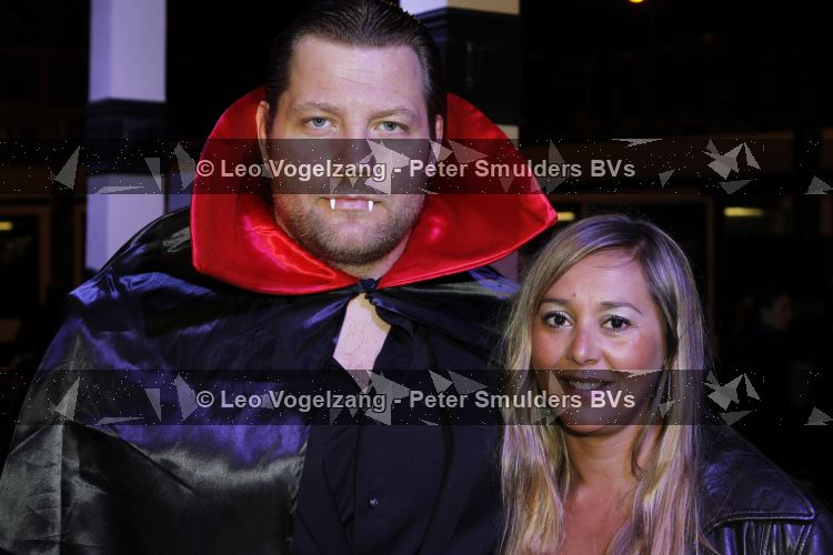 Amsterdam 27 maart 2010
Vampire feest in de schouwburg van Amsterdam. Dennis v d Geest met vrouw en Tygo Gernandt
Peter Smulders bv