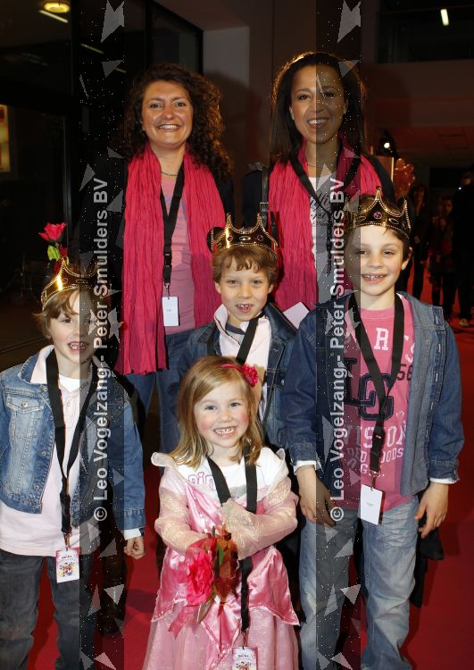 Amsterdam 1 april 2010
Premiere disney on ice in de rai. Diana Matroos met een vriendin en kinderen
Peter Smulders bv