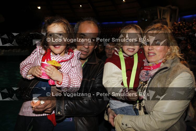 Harderwijk 20 maart 2010
Premiere show in het dolfinarium. Dominique v Vliet Pim Vosmaer met hun tweeling
Peter Smulders bv