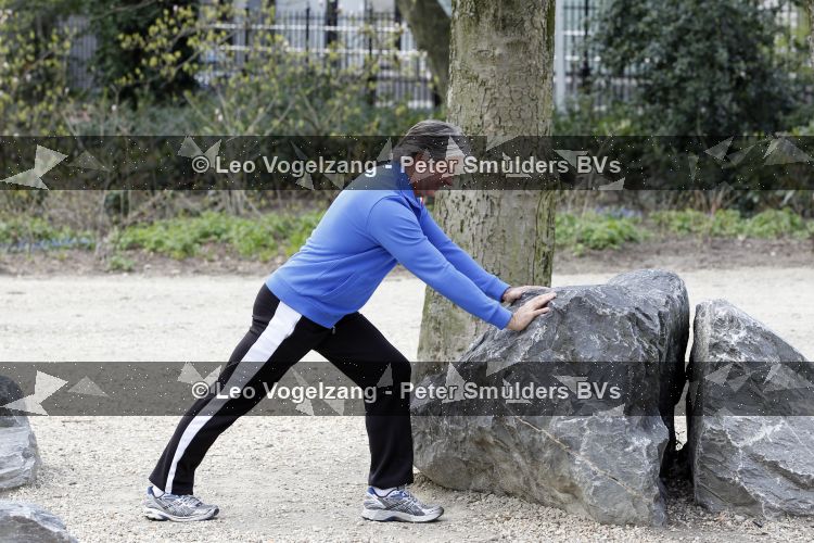Amsterdam 16 april 2010
Dries Roelvink hard aan het lopen in het vondelpark.
Peter Smulders bv