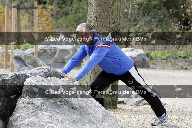 Amsterdam 16 april 2010
Dries Roelvink hard aan het lopen in het vondelpark.
Peter Smulders bv