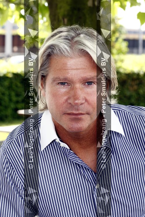 Amsterdam 28 mei 2009
Presentatie cd Dries Roelvink bij Panama. Beua v Erven Dorens reikt hem uit.
Peter Smulders bv