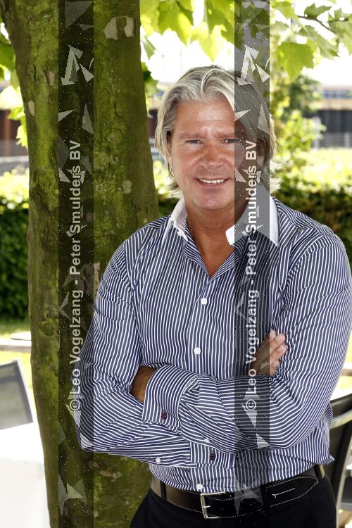 Amsterdam 28 mei 2009
Presentatie cd Dries Roelvink bij Panama. Beua v Erven Dorens reikt hem uit.
Peter Smulders bv