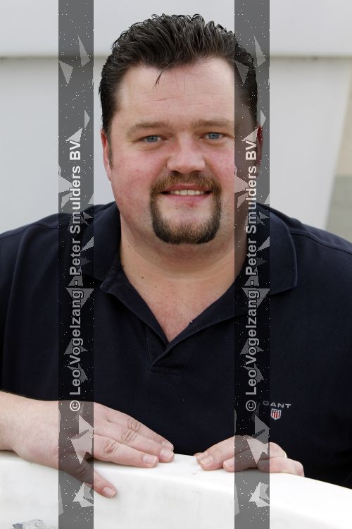 Tiel 25 maart 2010
Frans Duijts krijgt gouden plaat. Zijn vrouw met 3 dochters ouders en schoonouders zijn aanwezig.
Peter Smulders bv