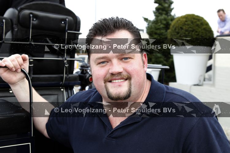 Tiel 25 maart 2010
Frans Duijts krijgt gouden plaat. Zijn vrouw met 3 dochters ouders en schoonouders zijn aanwezig.
Peter Smulders bv