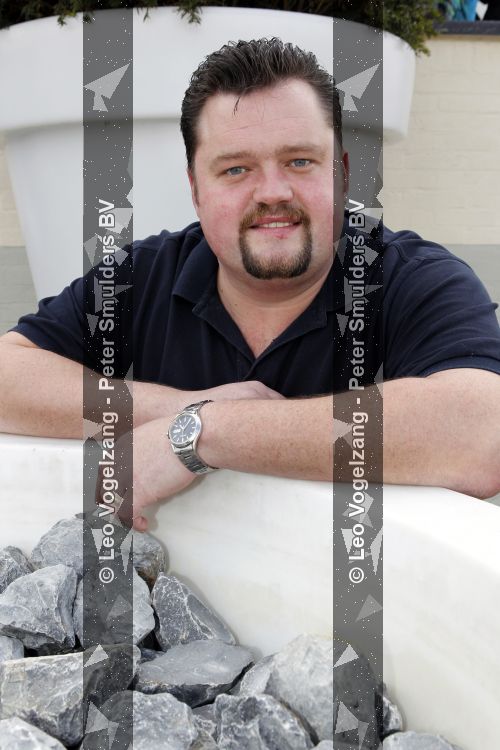Tiel 25 maart 2010
Frans Duijts krijgt gouden plaat. Zijn vrouw met 3 dochters ouders en schoonouders zijn aanwezig.
Peter Smulders bv