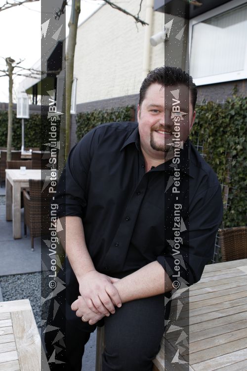 Tiel 25 maart 2010
Frans Duijts krijgt gouden plaat. Zijn vrouw met 3 dochters ouders en schoonouders zijn aanwezig.
Peter Smulders bv