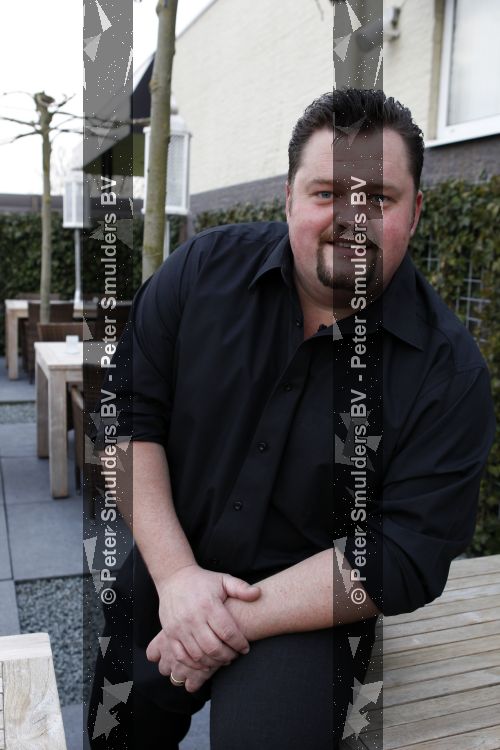 Tiel 25 maart 2010
Frans Duijts krijgt gouden plaat. Zijn vrouw met 3 dochters ouders en schoonouders zijn aanwezig.
Peter Smulders bv