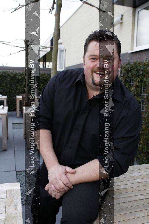Tiel 25 maart 2010
Frans Duijts krijgt gouden plaat. Zijn vrouw met 3 dochters ouders en schoonouders zijn aanwezig.
Peter Smulders bv
