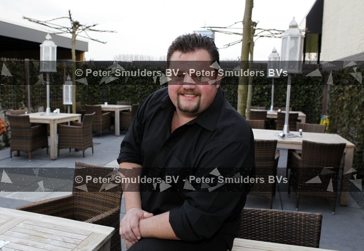 Tiel 25 maart 2010
Frans Duijts krijgt gouden plaat. Zijn vrouw met 3 dochters ouders en schoonouders zijn aanwezig.
Peter Smulders bv