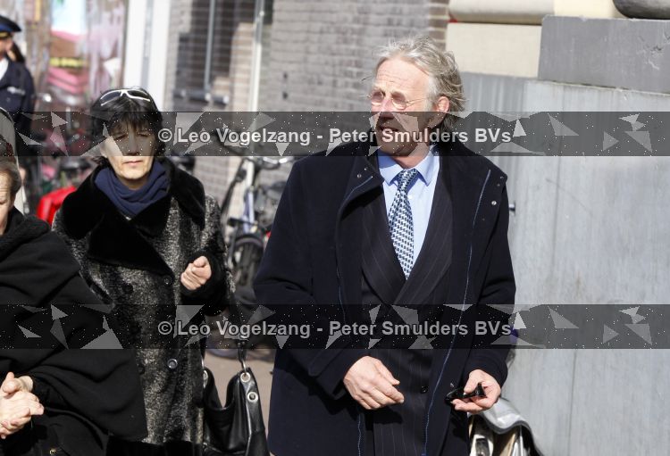 Amsterdam 18 maart 2010
Herdenkingsdienst Hans v Mierlo in Amsterdam. Freek de Jonge met zijn vrouw
Peter Smulders bv